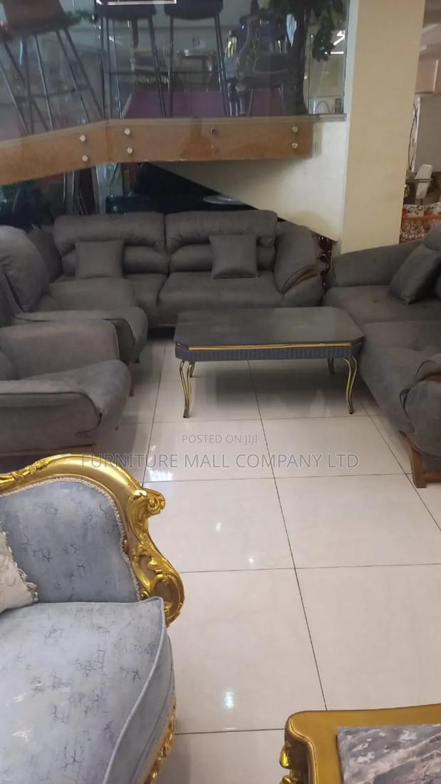 Luxurious Sofa Set Available as Seen. Free Delivery · Photo 2