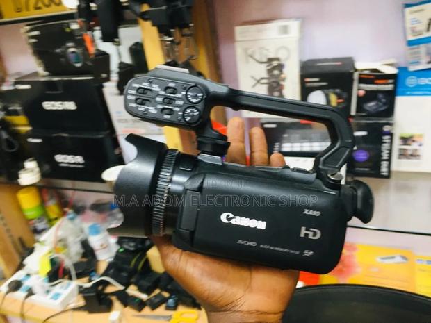 Canon XA10 Video Camera: Video. Professional Results. · Photo 2