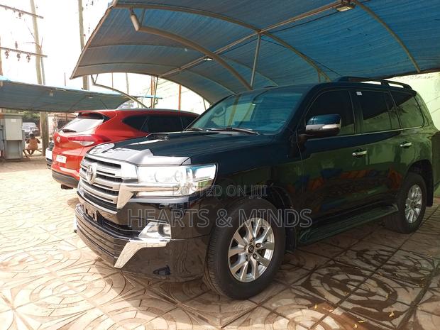 Toyota Land Cruiser 3.3 Diesel 4WD 2021 Black photo 7