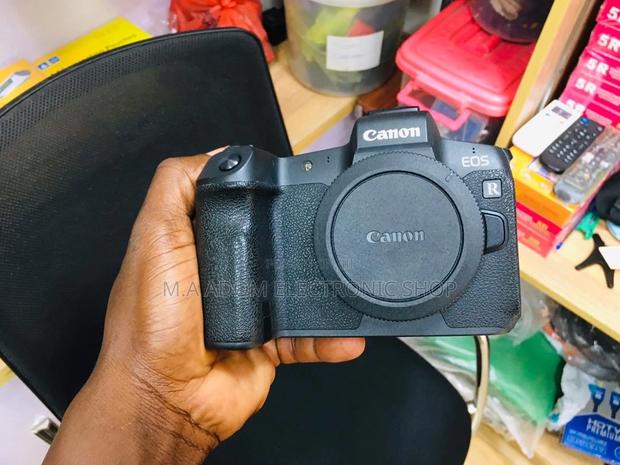Canon EOS R: Capture the Moment, Reimagine Reality · Photo 2