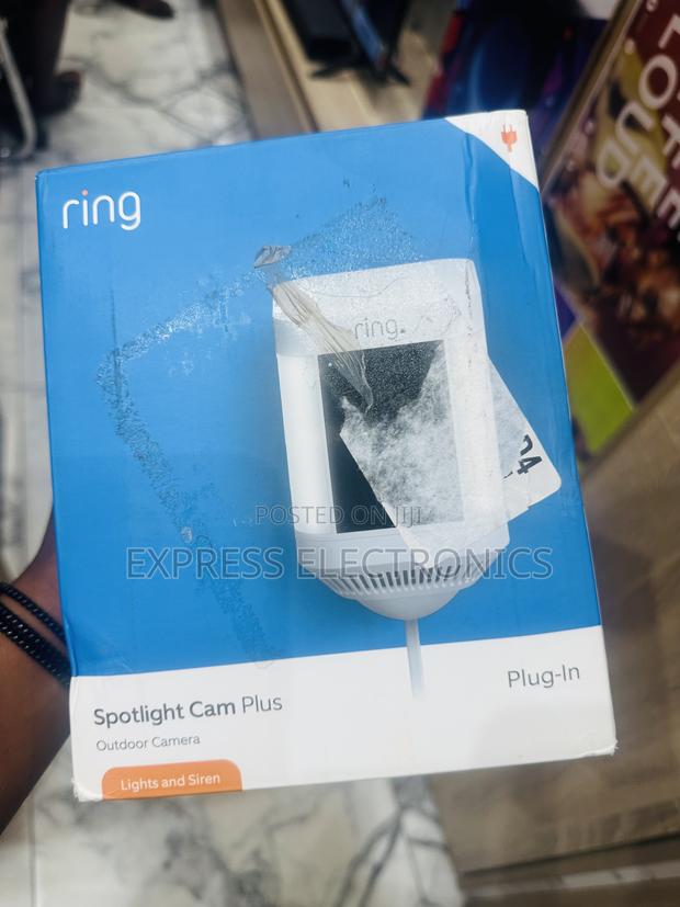 High Quality Spotlight Cam Plus-Plug In · Photo 2