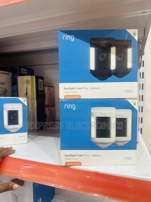 Spotlight Cam Plus I Battery—2 Pack · Photo 2