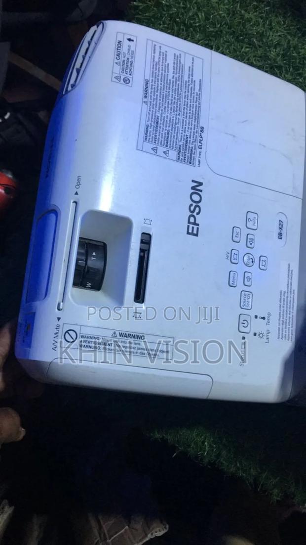 Epson Projector Ebx-27 · Photo 2
