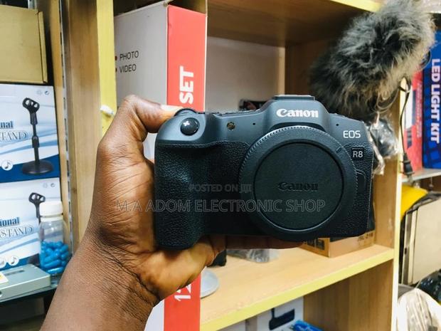 Canon EOS R8: Full-Frame Power. Compact Design. · Photo 2