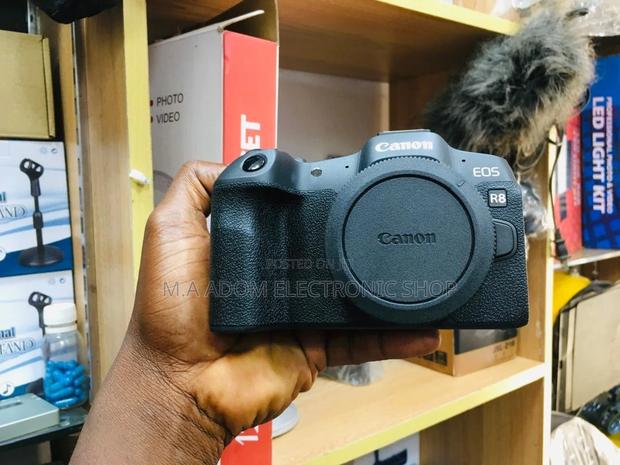 Canon EOS R8: Full-Frame Power. Uncompromised Mobility · Photo 2