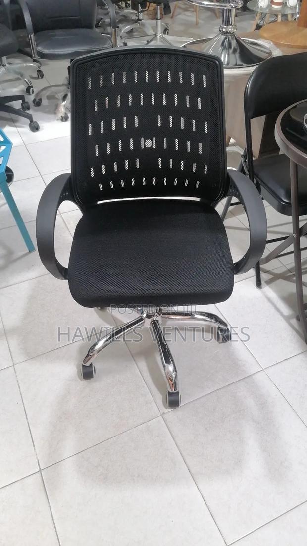 Office Swivel Adjustable Chair · Photo 2
