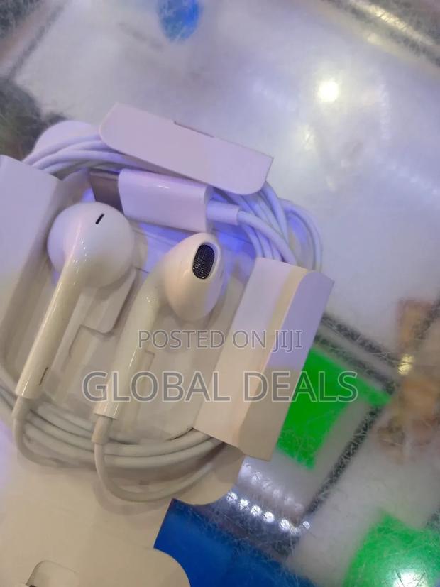 Type C Apple Earphones · Photo 4