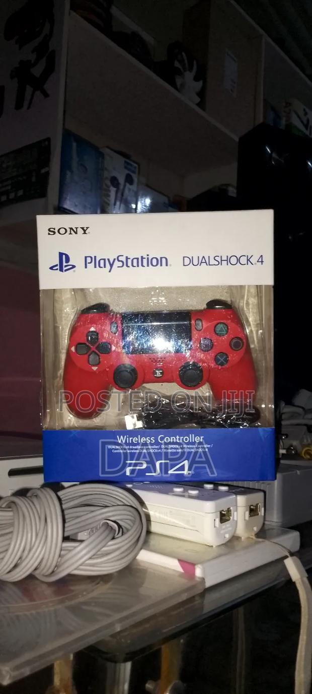 Sony PS4 Wireless Controllers · Photo 2