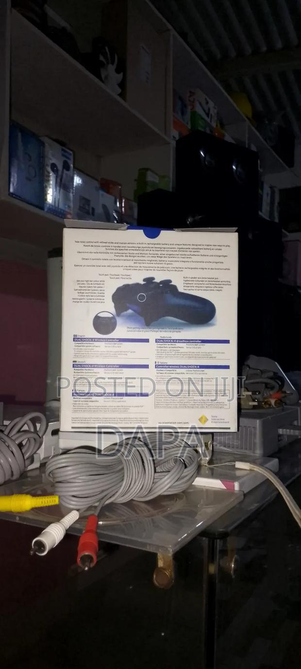 Sony PS4 Wireless Controllers · Photo 4
