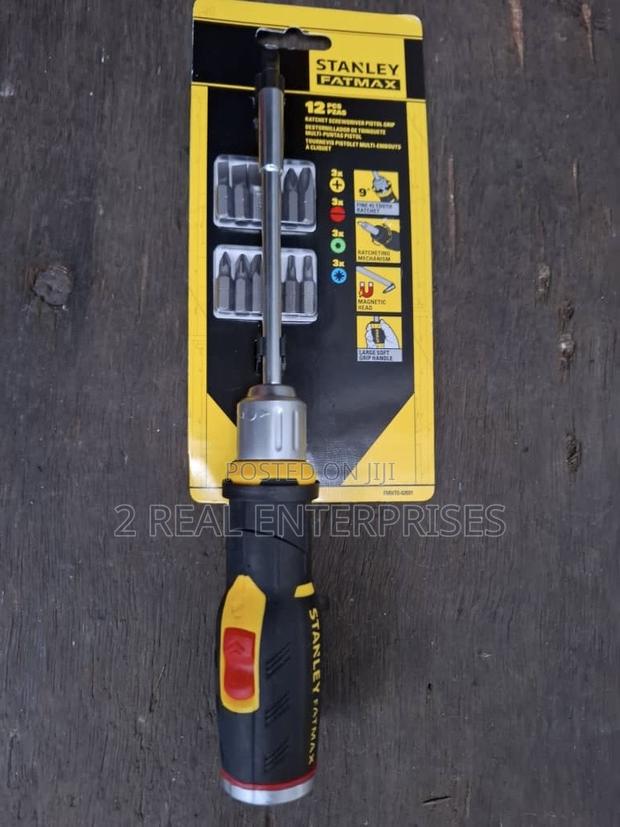 Stanley Ratchet Screwdriver With 12 Bits FMHT062691 · Photo 3