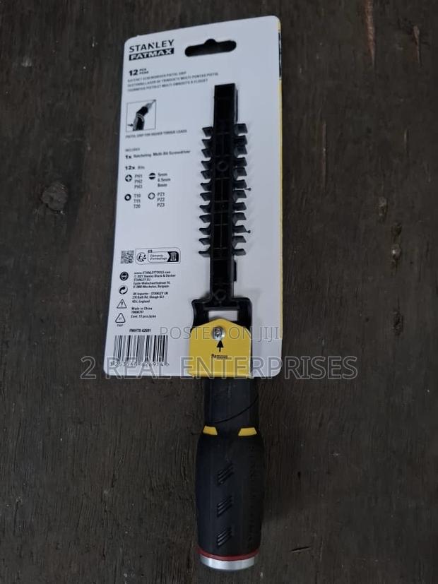 Stanley Ratchet Screwdriver With 12 Bits FMHT062691 · Photo 4