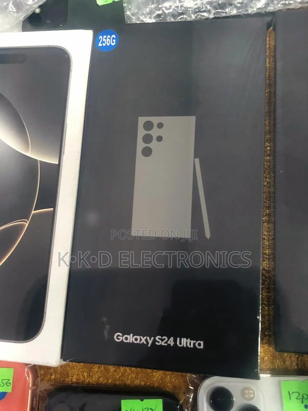 New Samsung Galaxy S24 Ultra 256 GB Black photo 2