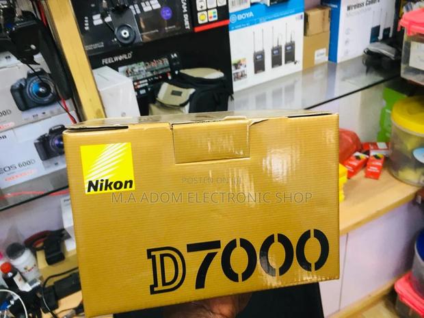 Nikon D7000 DSLR Your Creative Journey Starts Here · Photo 2