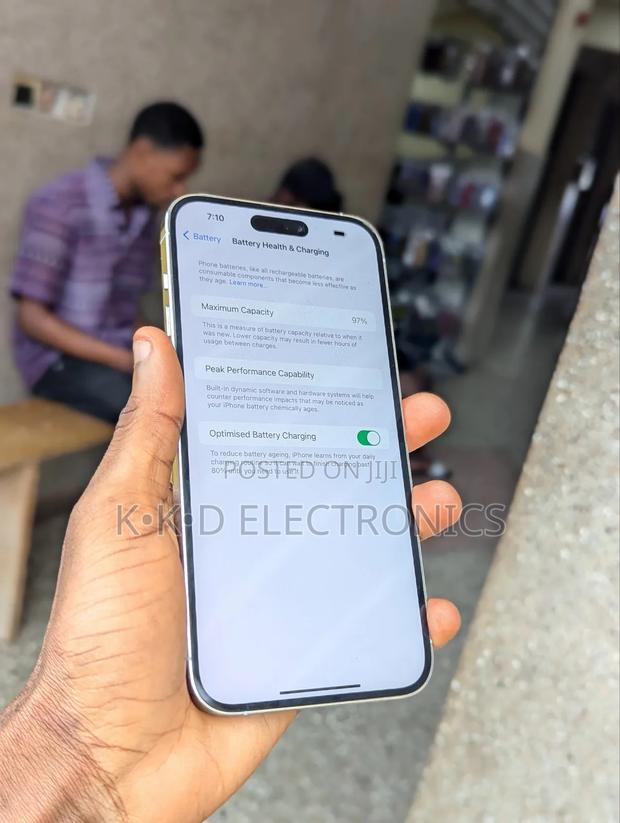 Apple iPhone 14 Pro Max 128 GB Silver photo 2