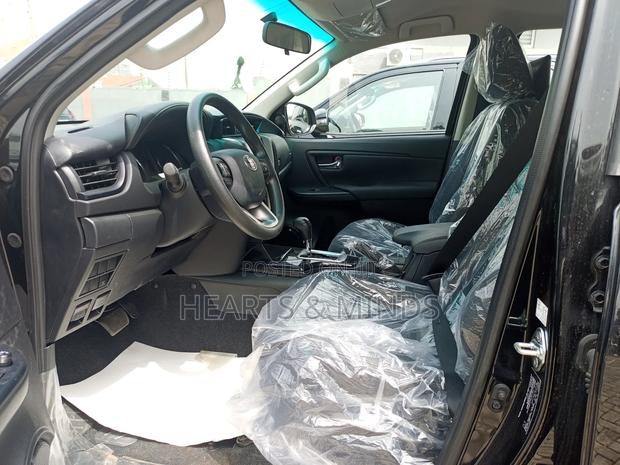 New Toyota Fortuner 2.4 D AWD 2024 Black photo 9
