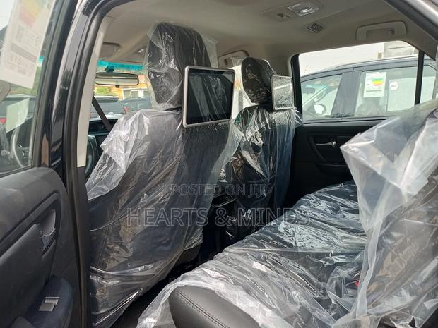 New Toyota Fortuner 2.4 D AWD 2024 Black photo 12