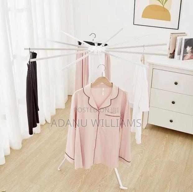 Portable Folding Tripod Clothes Drying Rack/ 16 Rod Capacity · Photo 2