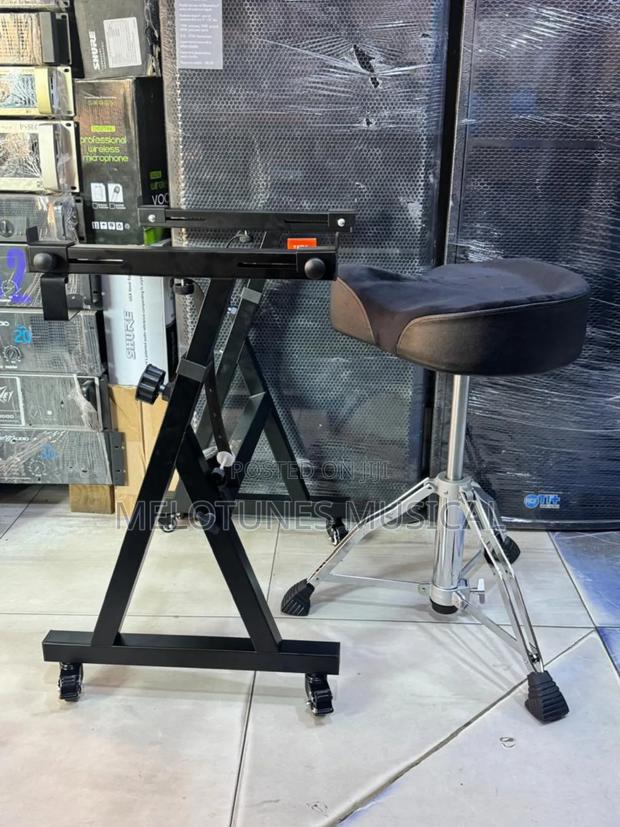 Black Heavy-Duty Z Style Keyboard Stand With Seat · Photo 4
