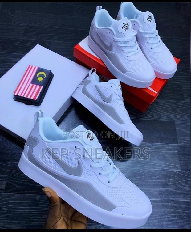 Nike Air 270 React · Photo 3