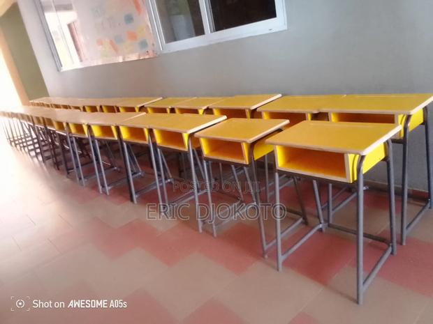 Students Desk Metal and Yellow Laminate · Photo 4
