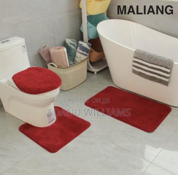 3pcs Anti Slippery Toilet Set ( Comes in Diff Colors) · Photo 2