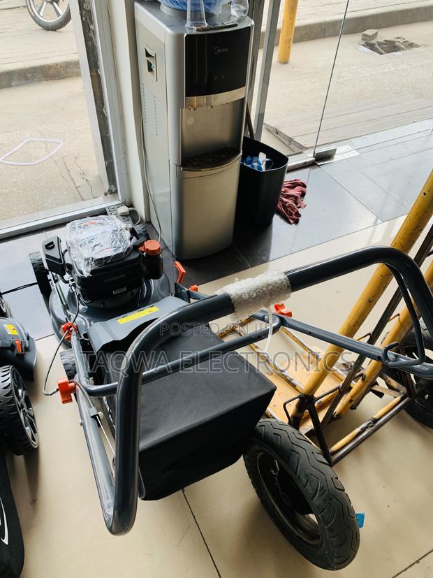 Exciting 4hp Lawn Mower Leo · Photo 2