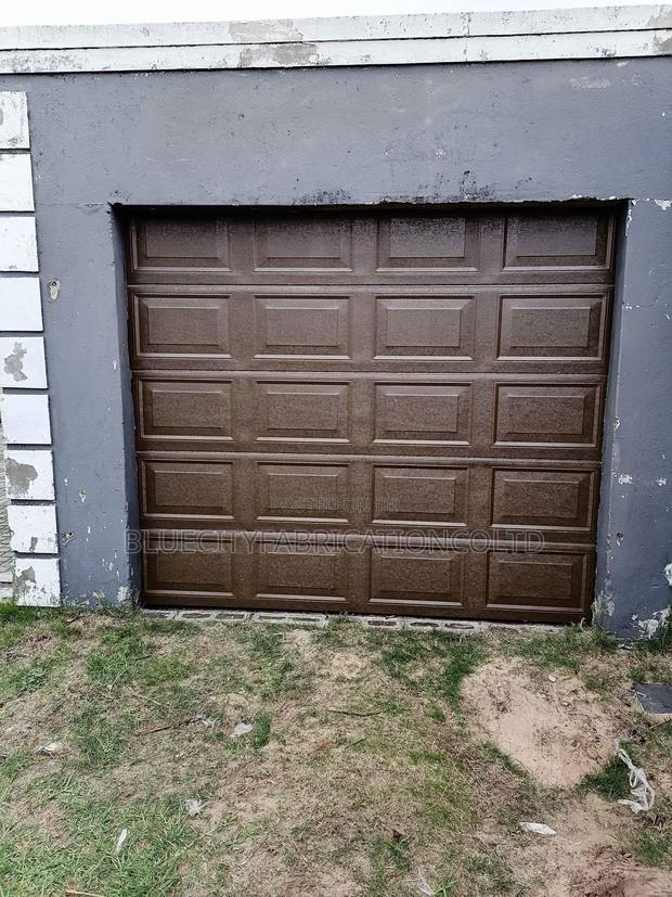 Canadian Automated Garage Door Single Car 9ft X8ft photo 2