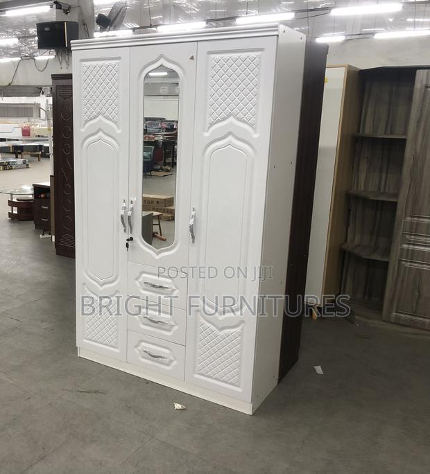 Imported Three Doors Wardrobe With Mirror and Drowners · Photo 4