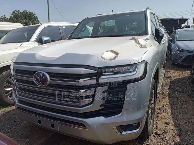 New Toyota Land Cruiser 2023 Silver