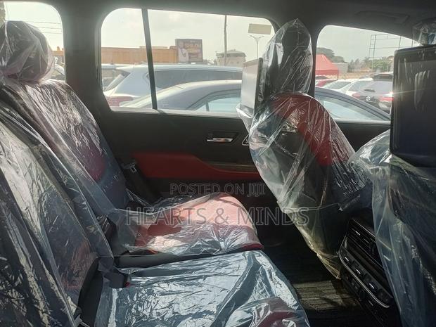 New Toyota Land Cruiser 2023 Silver photo 8
