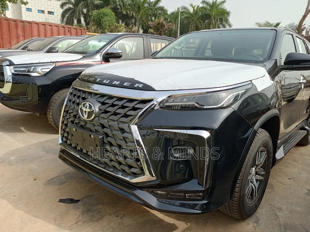 New Toyota Fortuner 2.7 AWD 2024 Black