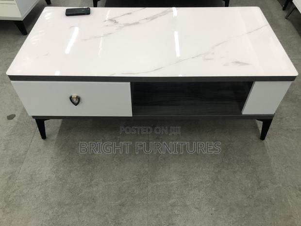 Foreign Center Table · Photo 3