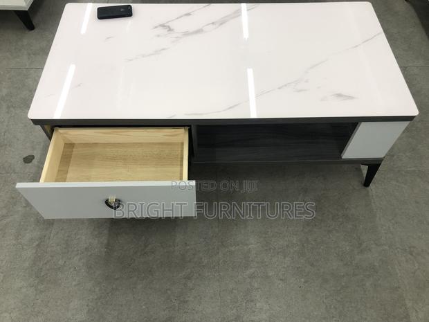 Foreign Center Table · Photo 4