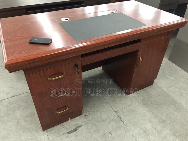 Office Table · Photo 4