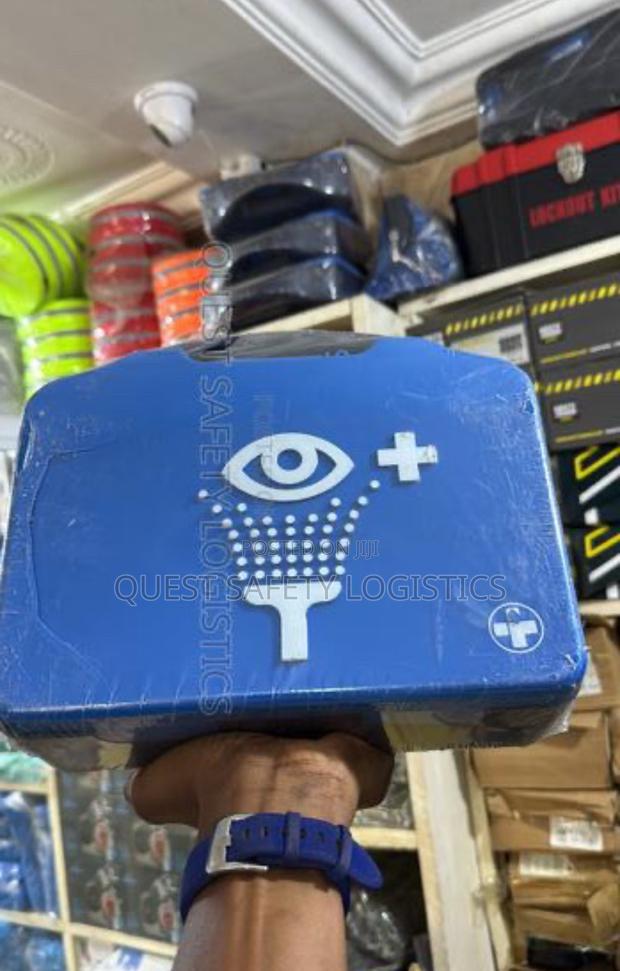 Portable Eye Wash · Photo 4