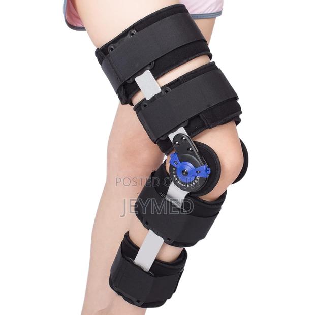 Hinge Knee Brace · Photo 3