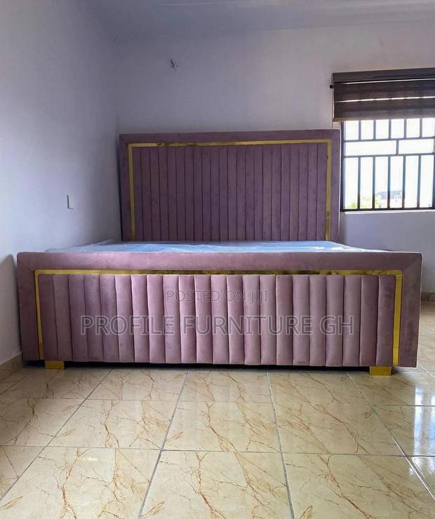 Queen Size Bedframe With One Side Drawer · Photo 4