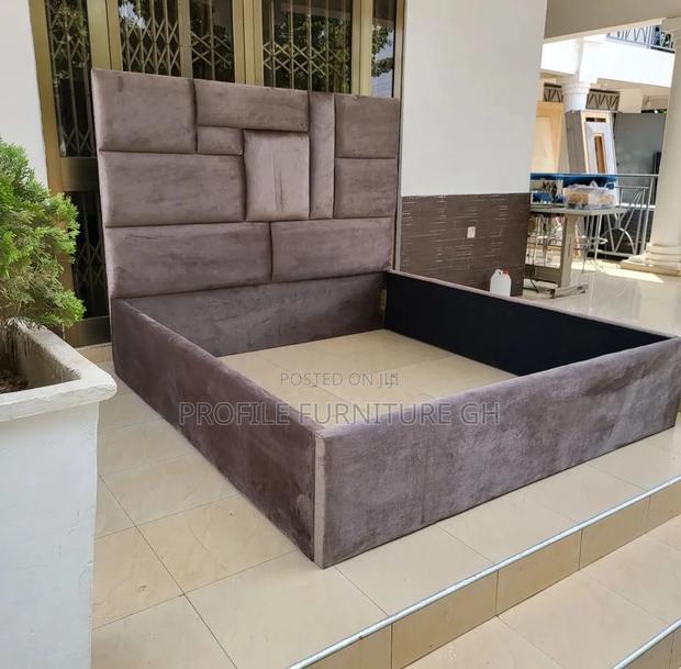 60x80 Canadian Queen Size Bedframe. · Photo 2