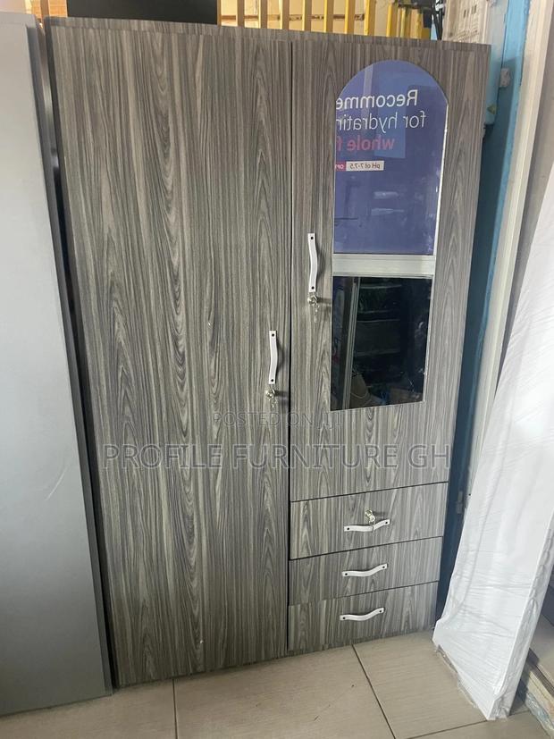 Neat Wardrobe (2 Doors) · Photo 3