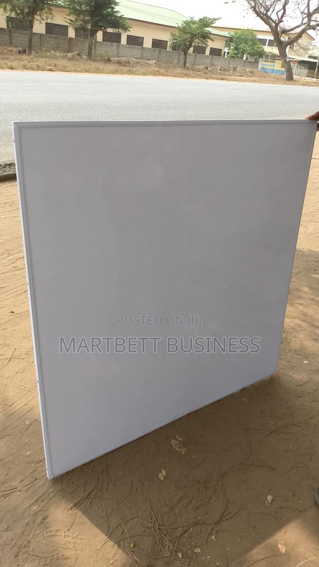 4feet by 4 Feet White Maker Board · Photo 2