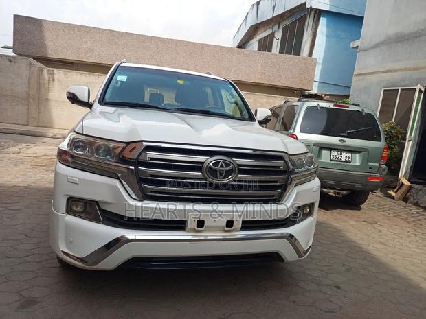 Toyota Land Cruiser 4.0 V6 EXR 2018 White photo 2