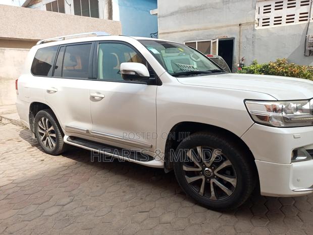 Toyota Land Cruiser 4.0 V6 EXR 2018 White photo 4