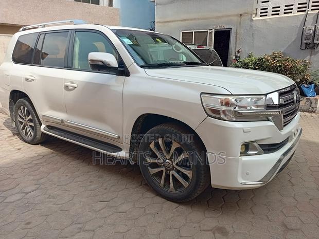 Toyota Land Cruiser 4.0 V6 EXR 2018 White photo 5