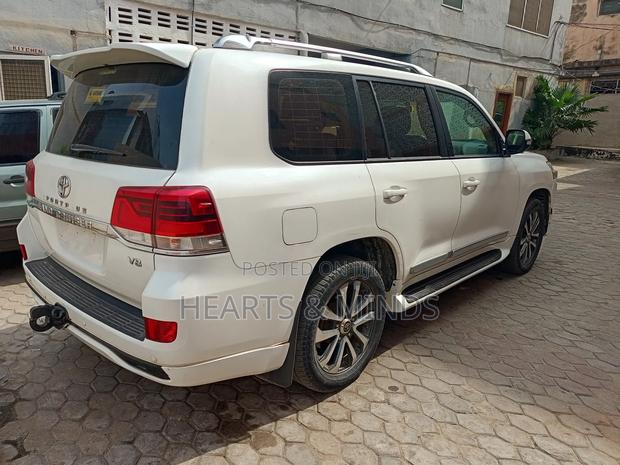 Toyota Land Cruiser 4.0 V6 EXR 2018 White photo 8