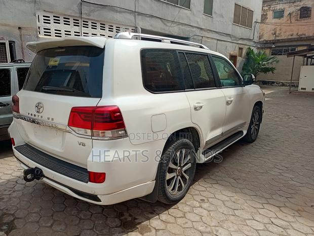 Toyota Land Cruiser 4.0 V6 EXR 2018 White photo 9