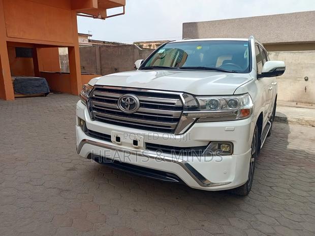 Toyota Land Cruiser 4.0 V6 EXR 2018 White photo 11