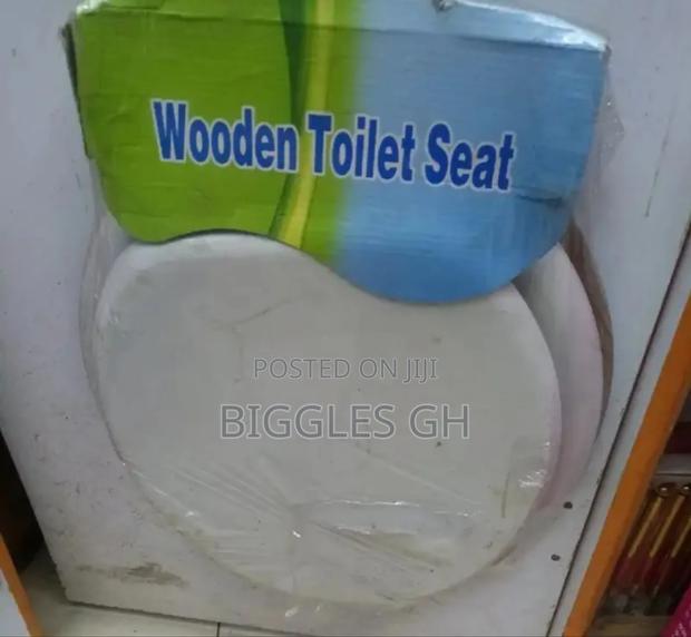 Wooden Toilet Seat Cover- White · Photo 4