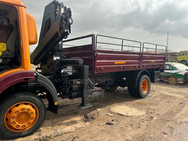 Mercedes Benz Self Loader Crane Truck photo 7