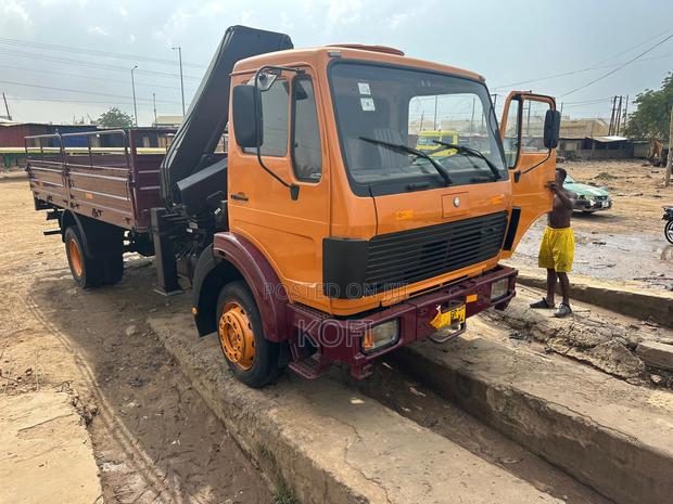 Mercedes Benz Self Loader Crane Truck photo 13