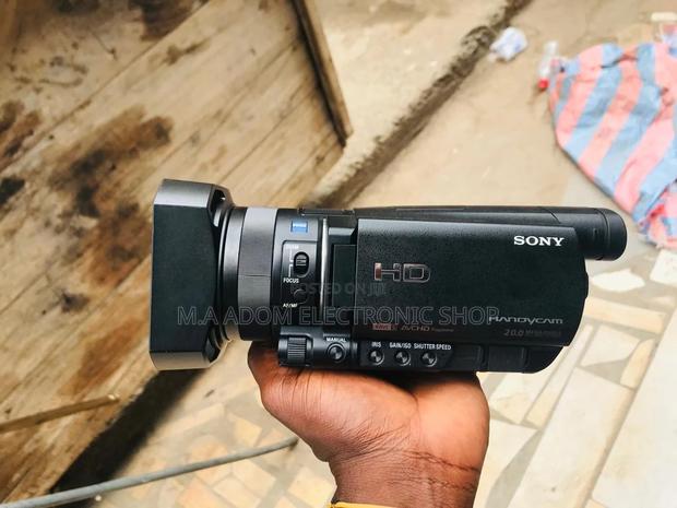 Capture Memories in : Sony FDR-AX40 Handycam · Photo 2